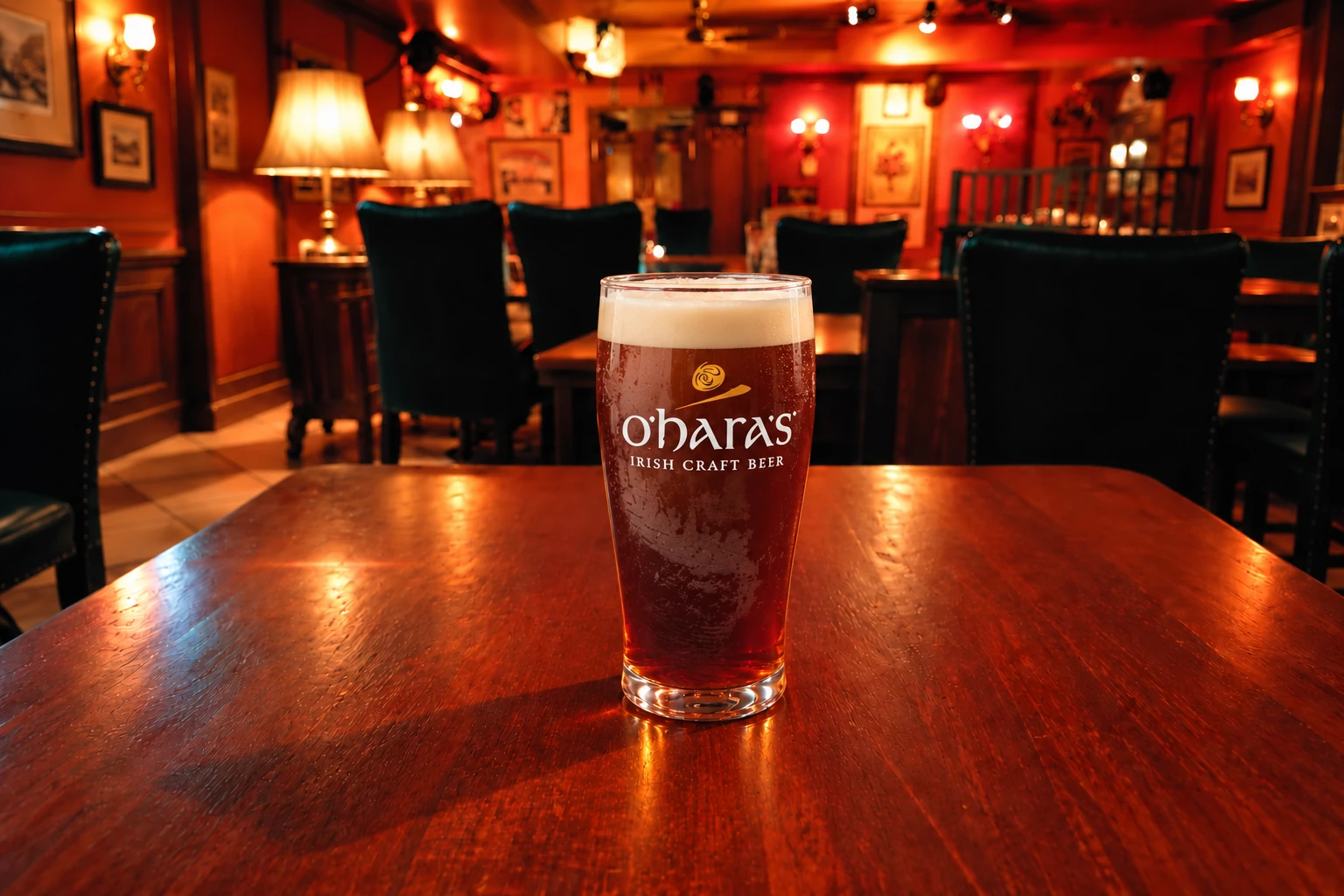 O’Hara’s Irish Red Nitro auf dem Holztisch im MABEL’S